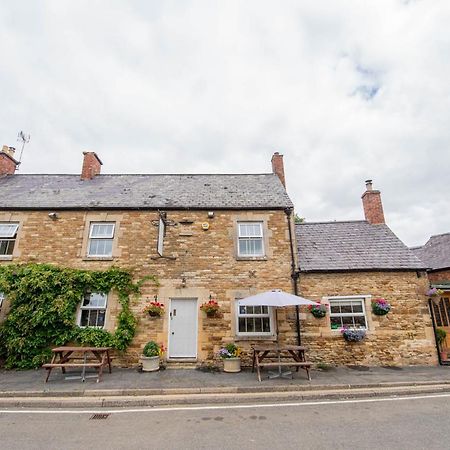 The George & Dragon Country Inn Seaton  Екстериор снимка